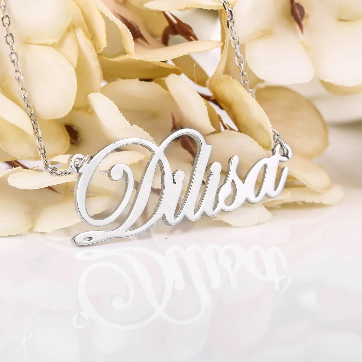 Customized necklace in real silver or real gold with your loved ones name