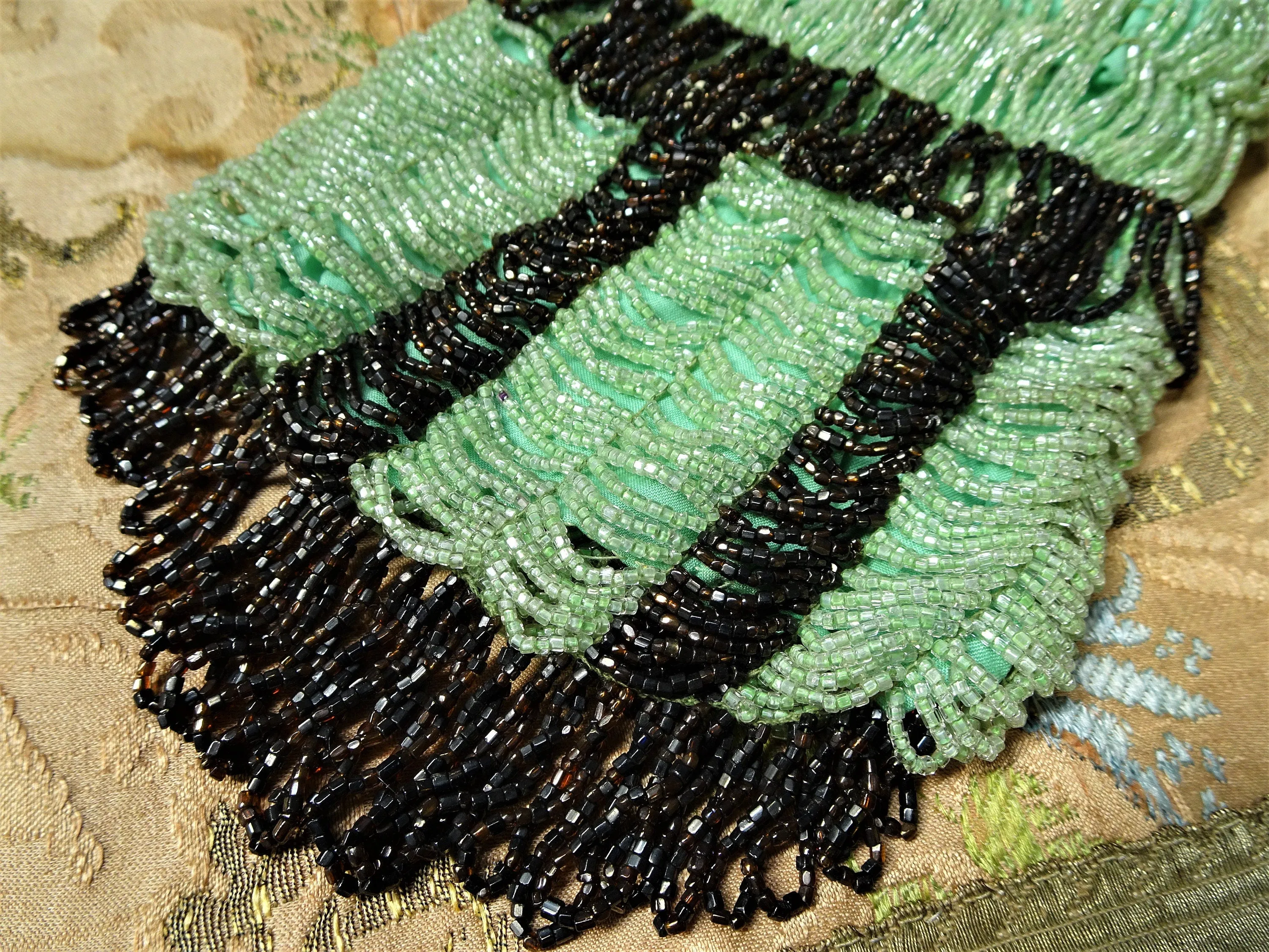 DRAMATIC 1920s Beaded Flapper Purse,Art Deco Glittering Glass Green Black Draped Beads Reticule,Beautiful Design,Collectible Antique Purses