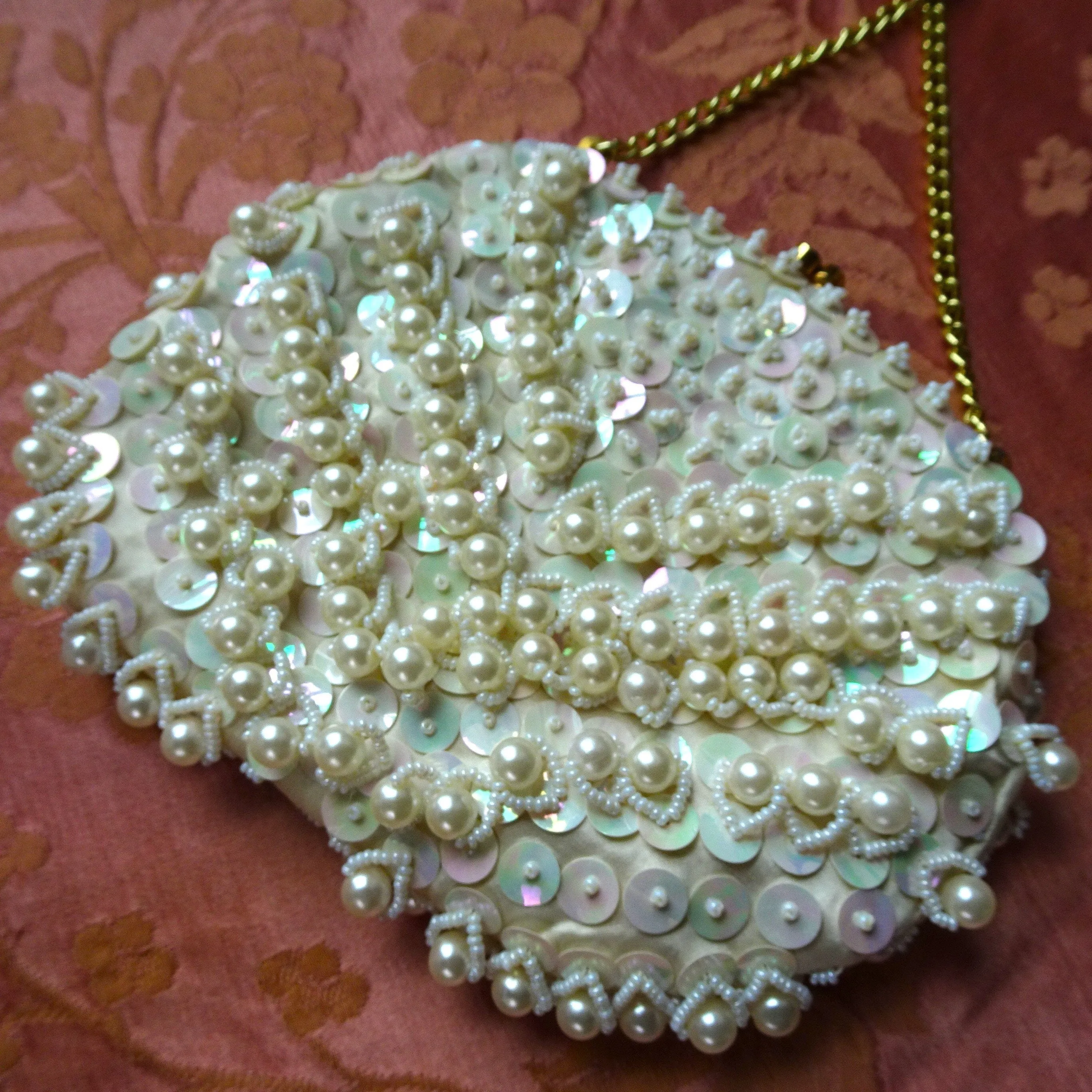 LOVELY Vintage Beaded Evening Hand Bag Purse, Beaded Iridescent Sequins and Lustrous Pearls, Bridal Clutch or Bag,Collectible Purses